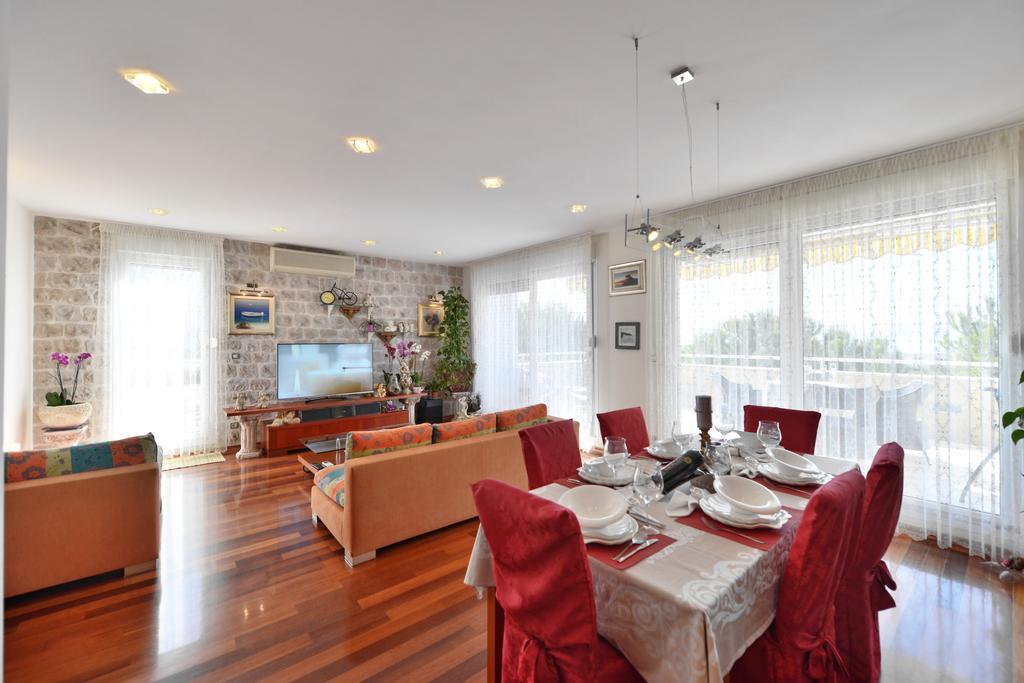 Luxury Seaside Apartment Split Bilik gambar