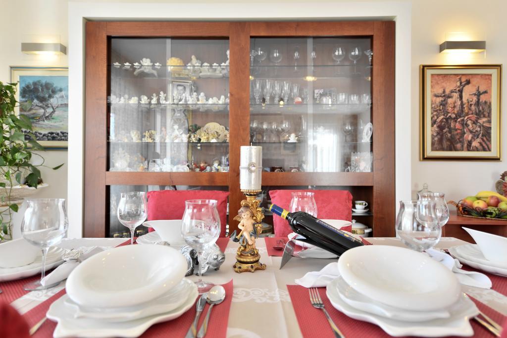 Luxury Seaside Apartment Split Bilik gambar